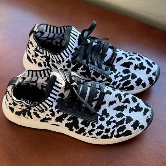 Nautica Black and White Women's Sneakers - Picture 4 of 7